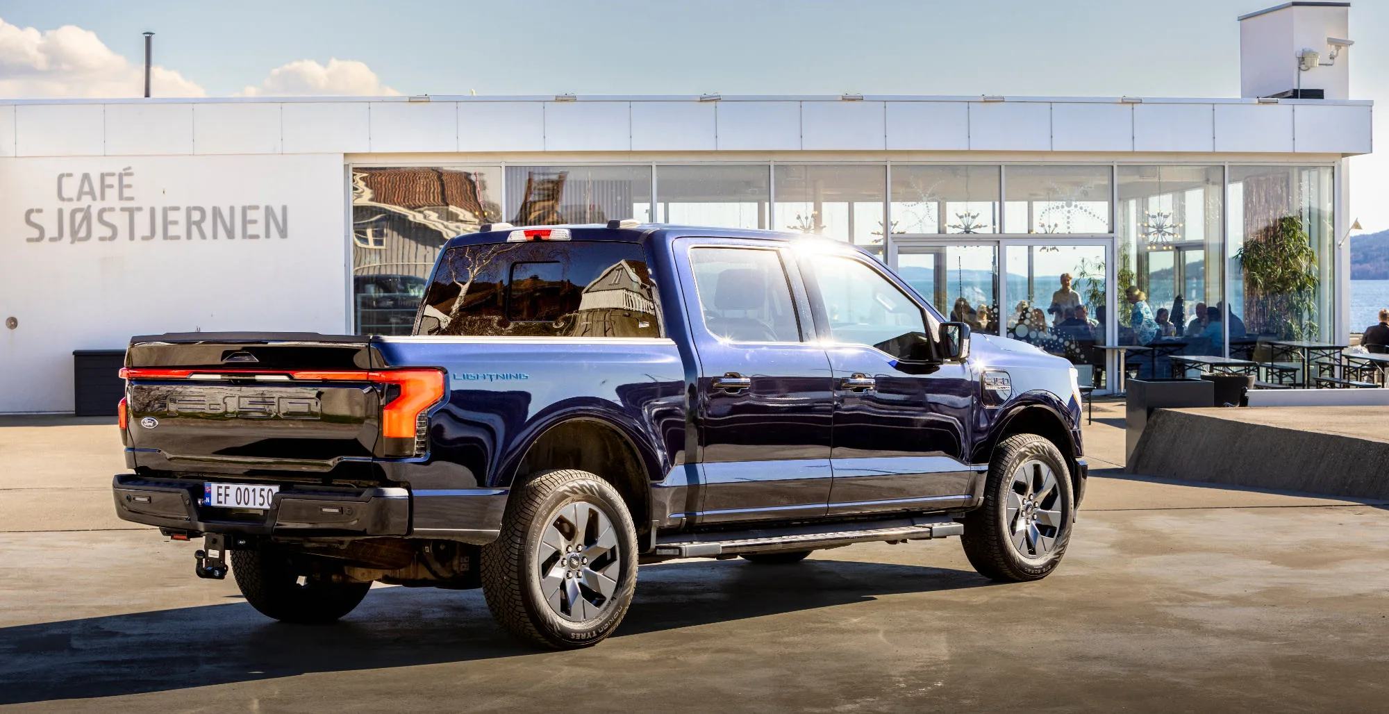 Ford F-150 Lightning fra siden