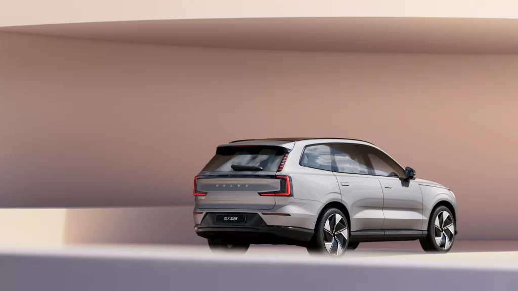 Volvo EX90 med kraftfull og stilren profil