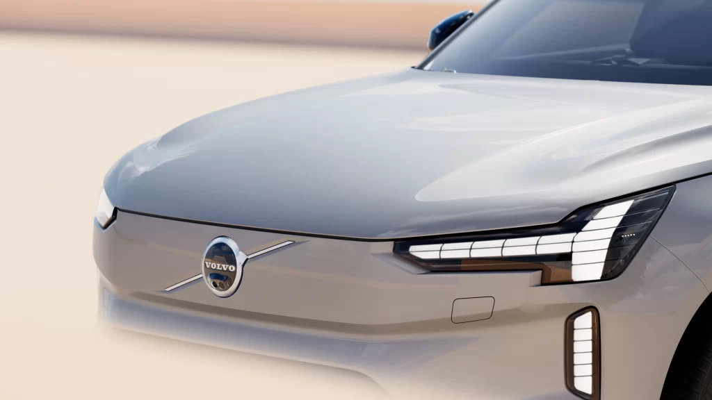Volvo EX90 med karakteristiske LED-frontlykter