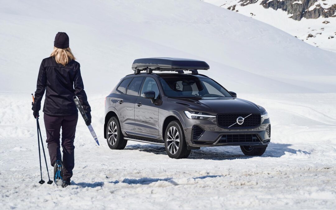 Volvo XC60 i vinterlandskap