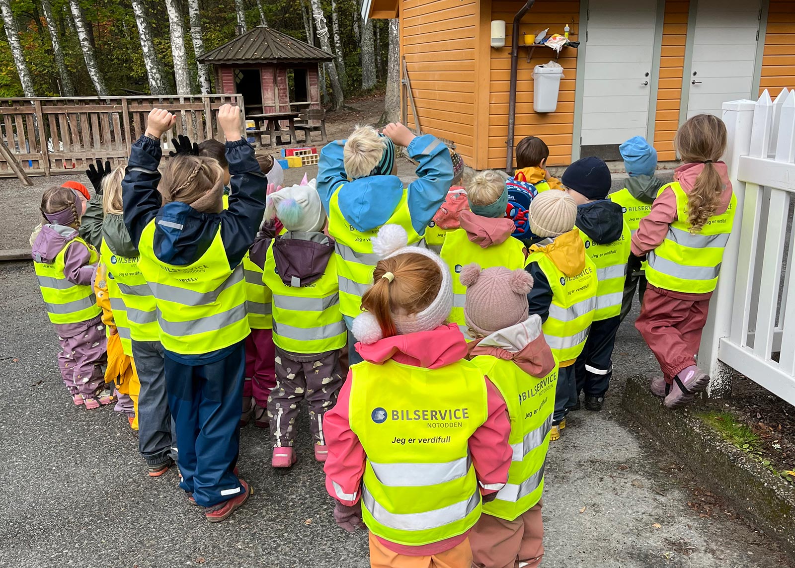 refleksvester-2024-Notodden_Setreasen-BHG Barna i Sætreåsen Barnehage på Notodden var kjempefornøyde med nye vester.