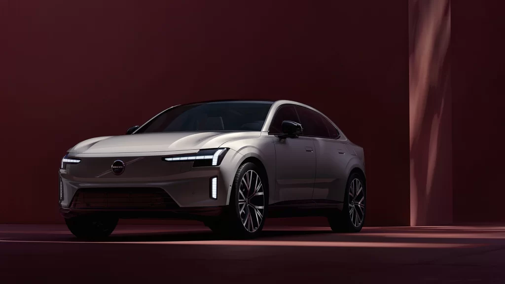 Volvo ES90 front trekvart vinkel i studio