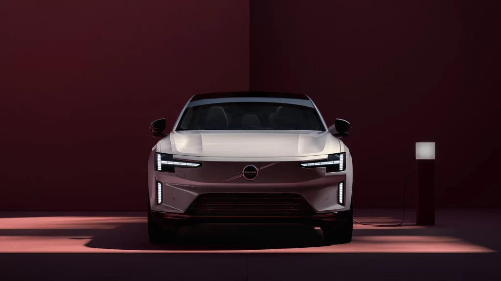 Volvo ES90 front med LED-lys og ladestasjon