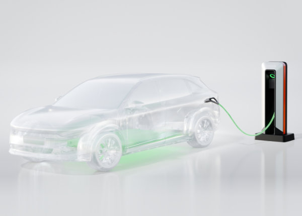 Zeekr 7X koblet til ladestasjon – gjennomsiktig karosseri med grønnlysende batterisystem.