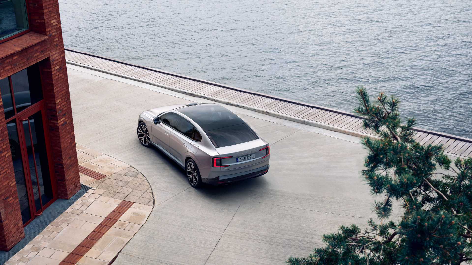 Volvo EC40 bakluke fra siden