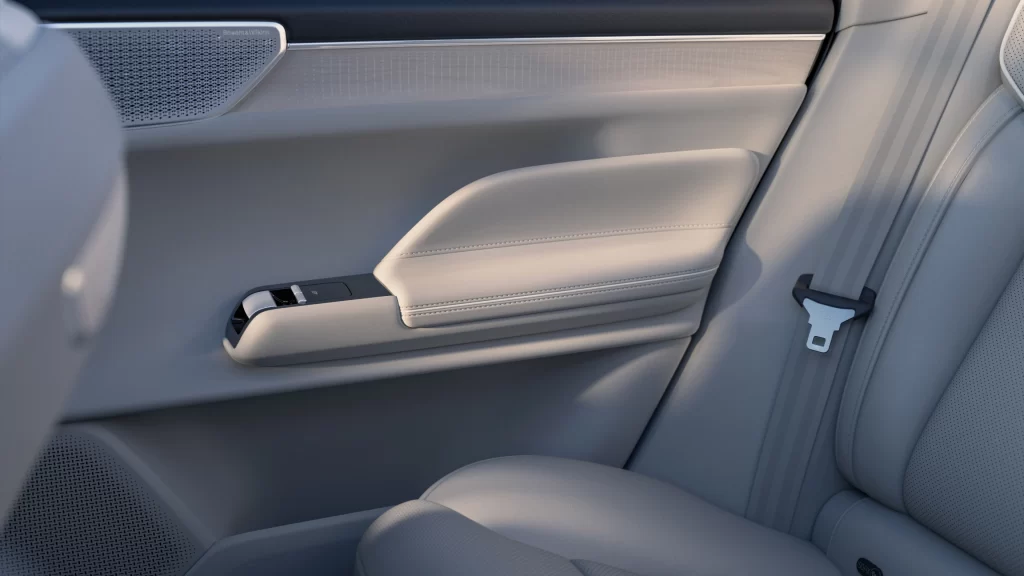 Volvo ES90 dørpanel med premium materialer